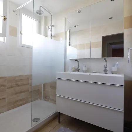 Appartement Lumineux, Proche Du Centre Ville, Parking Prive *