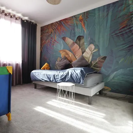 Apartment Appartement Lumineux, Proche Du Centre Ville, Parking Prive